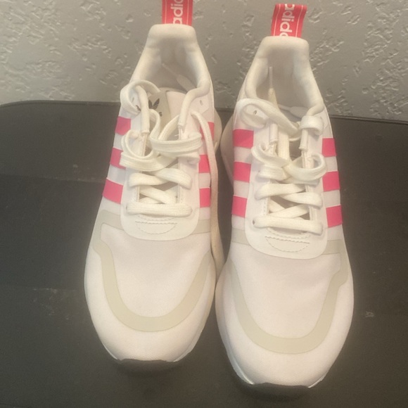Adidas pink and white - Picture 3 of 4